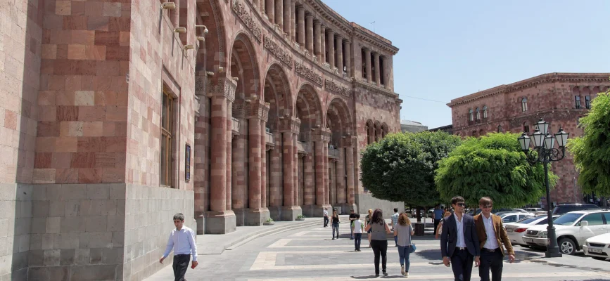 Arched facade of the National Gallery building on Republic Square