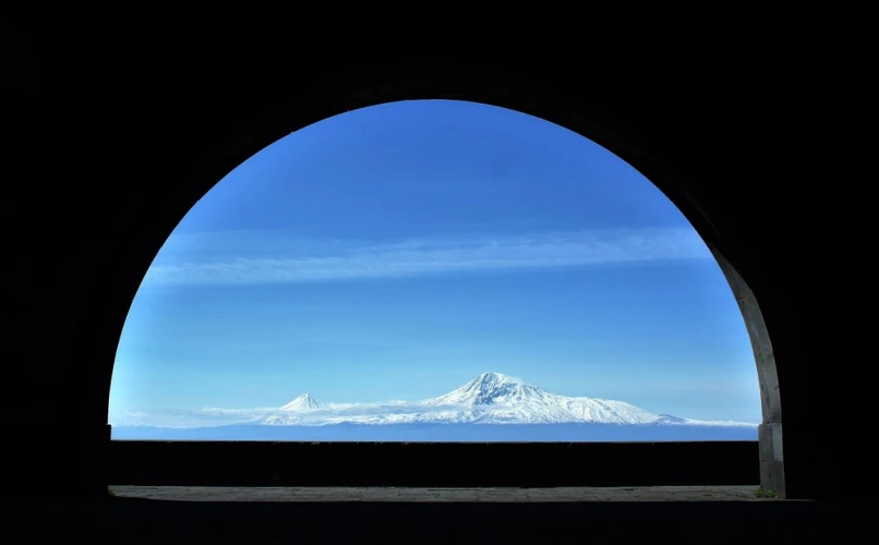 Չարենցի կամար
