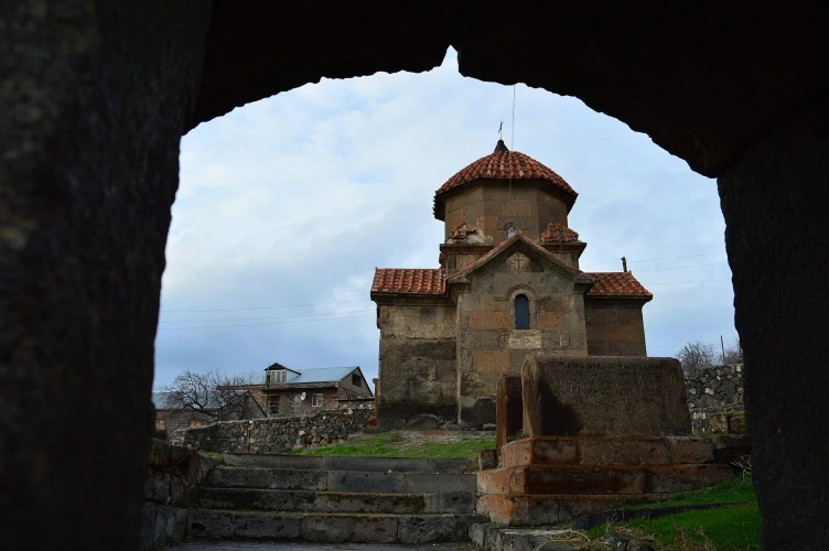 Церковь Кармравор в Аштараке