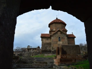 Կարմրավոր եկեղեցի Աշտարակում