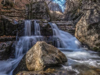 Lastiver Caves and Waterfalls