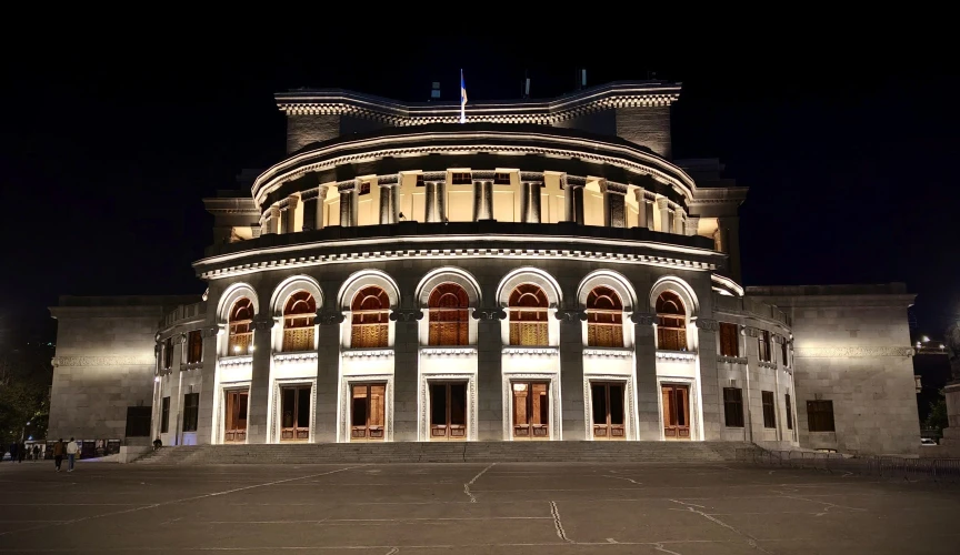 Երևանի օպերայի և բալետի թատրոն