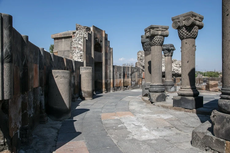 Զվարթնոցի տաճար